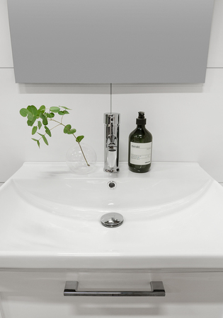 Badrumsskåp Living Modell 1.3 600 Vit Matt Fasad Ram