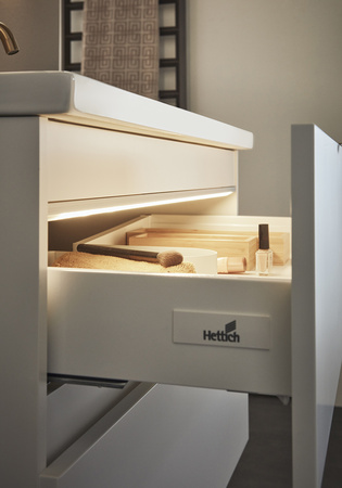 Badrumsskåp Hafa Compact Shape Vitblank 800